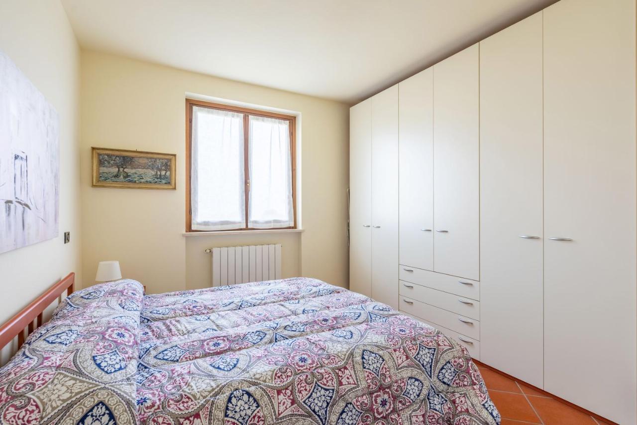 Pool - Marge Apartment - By Host4U Padenghe sul Garda Luaran gambar