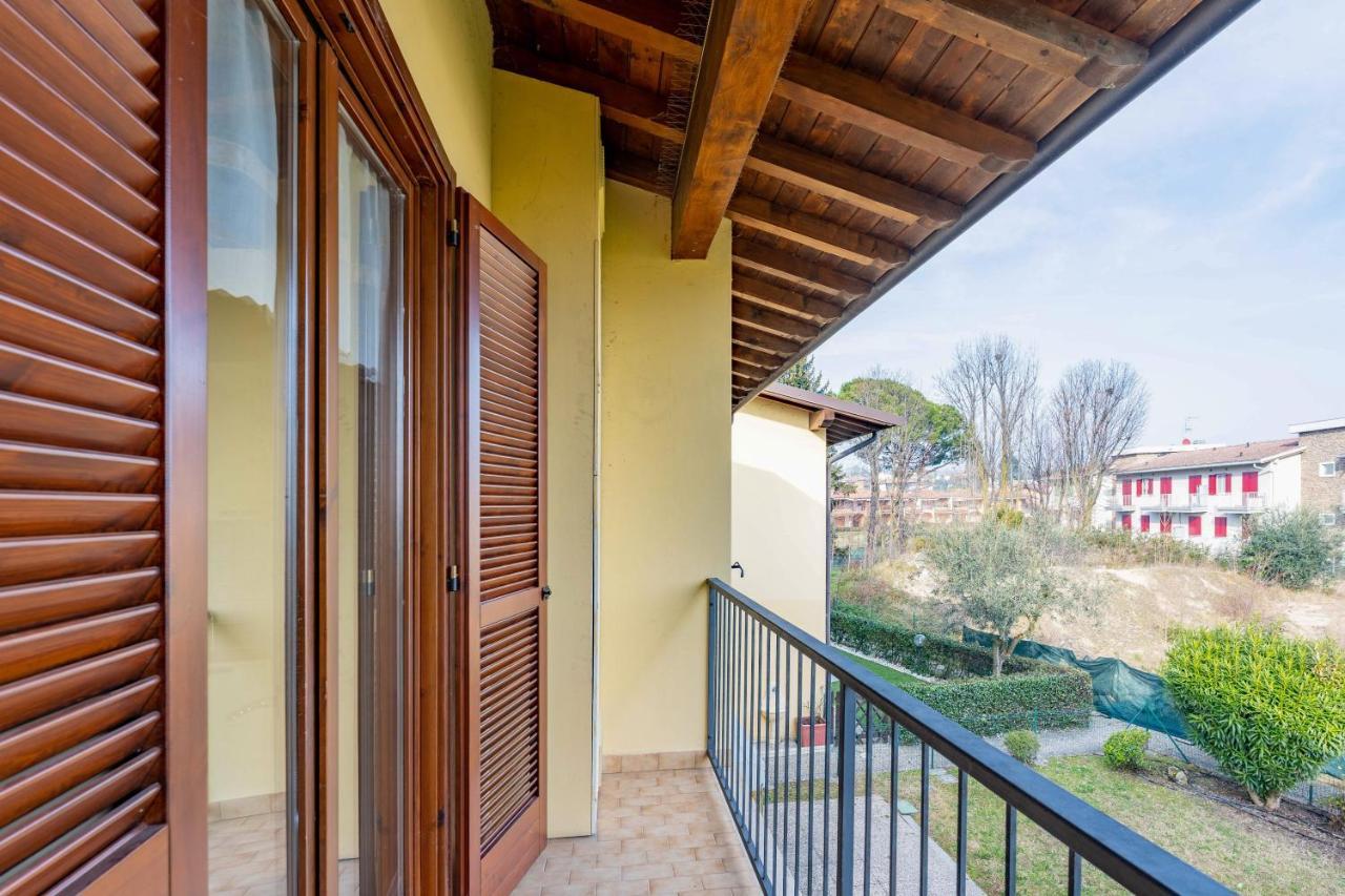 Pool - Marge Apartment - By Host4U Padenghe sul Garda Luaran gambar