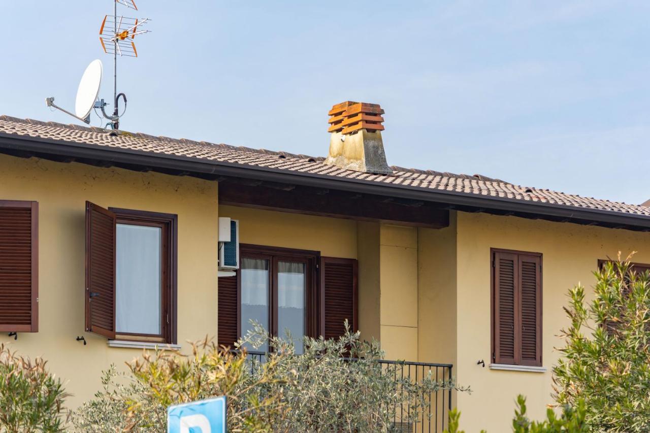Pool - Marge Apartment - By Host4U Padenghe sul Garda Luaran gambar