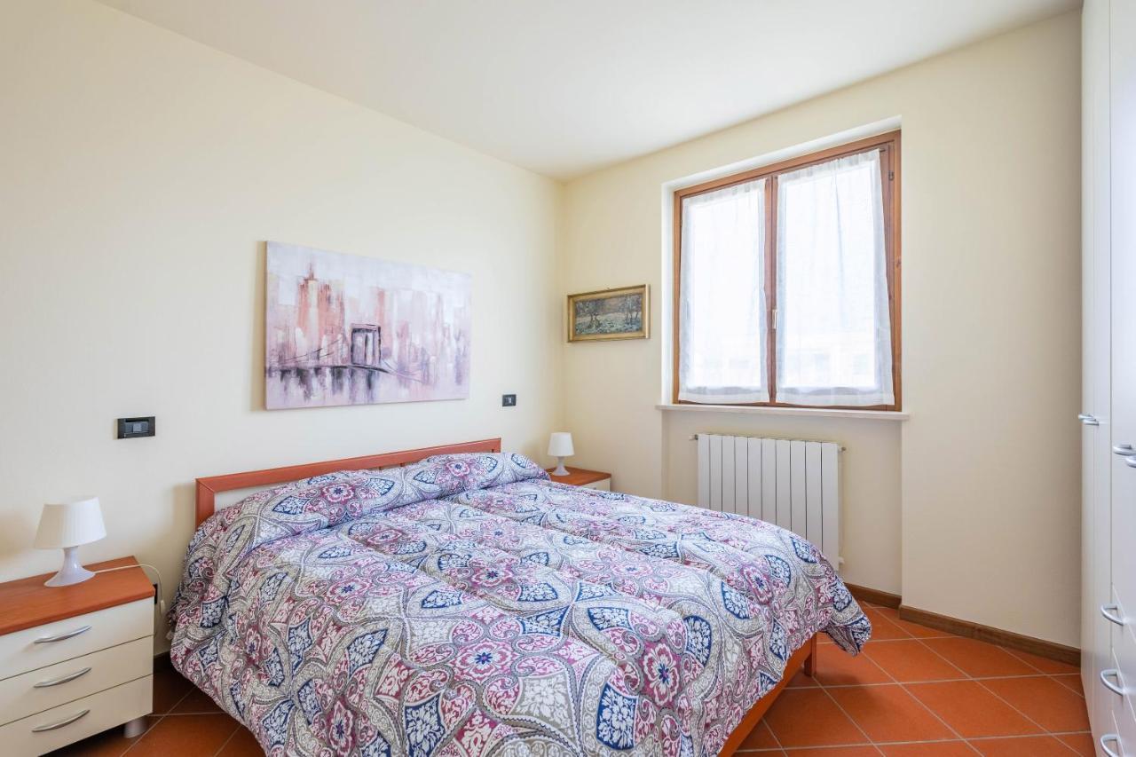 Pool - Marge Apartment - By Host4U Padenghe sul Garda Luaran gambar