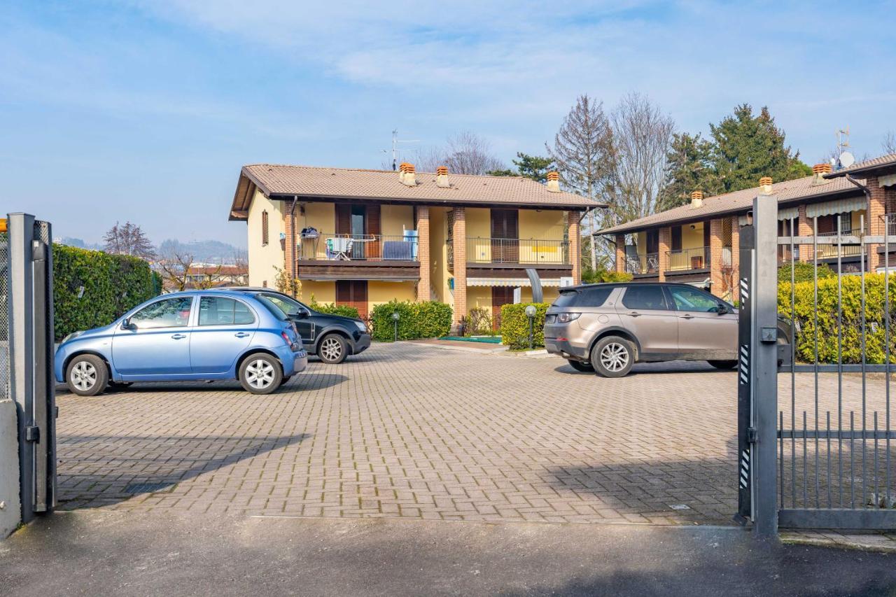 Pool - Marge Apartment - By Host4U Padenghe sul Garda Luaran gambar