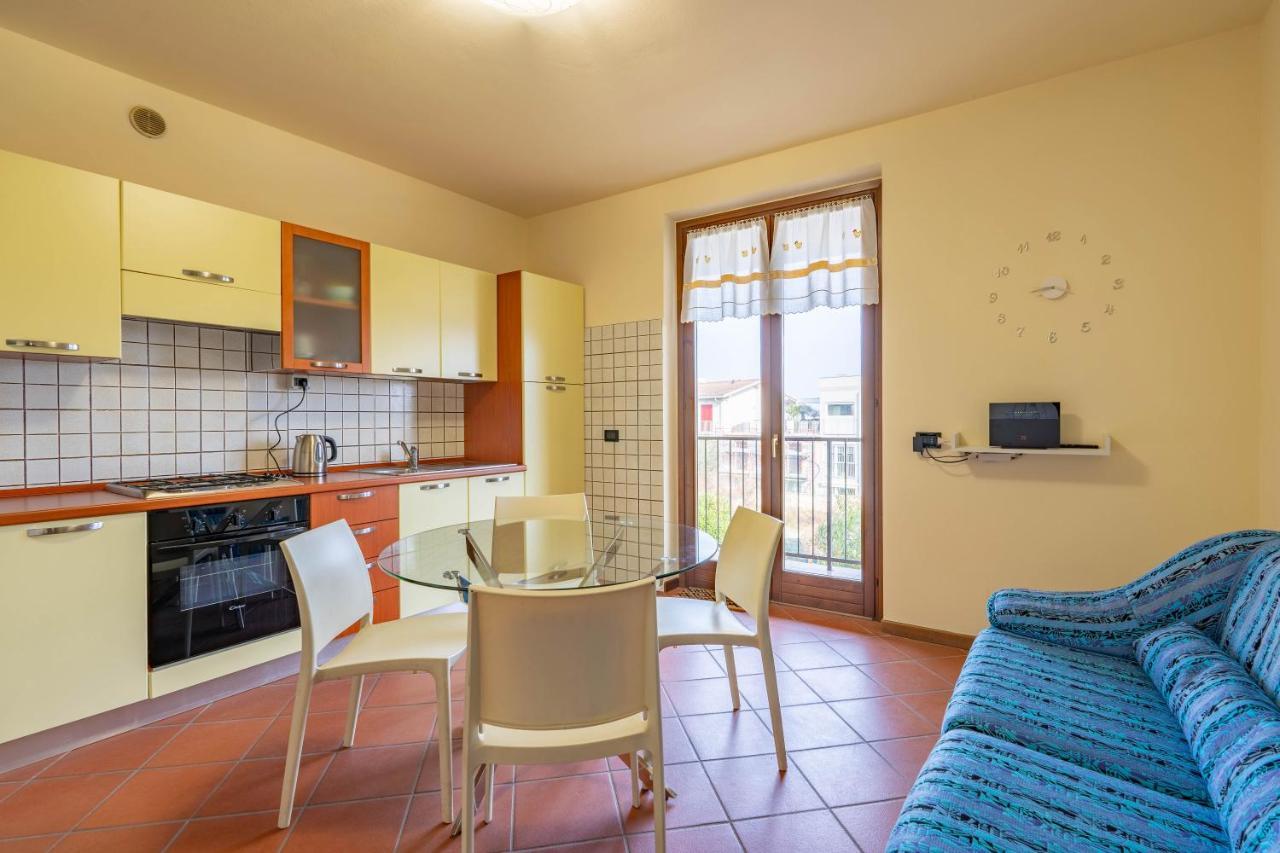 Pool - Marge Apartment - By Host4U Padenghe sul Garda Luaran gambar