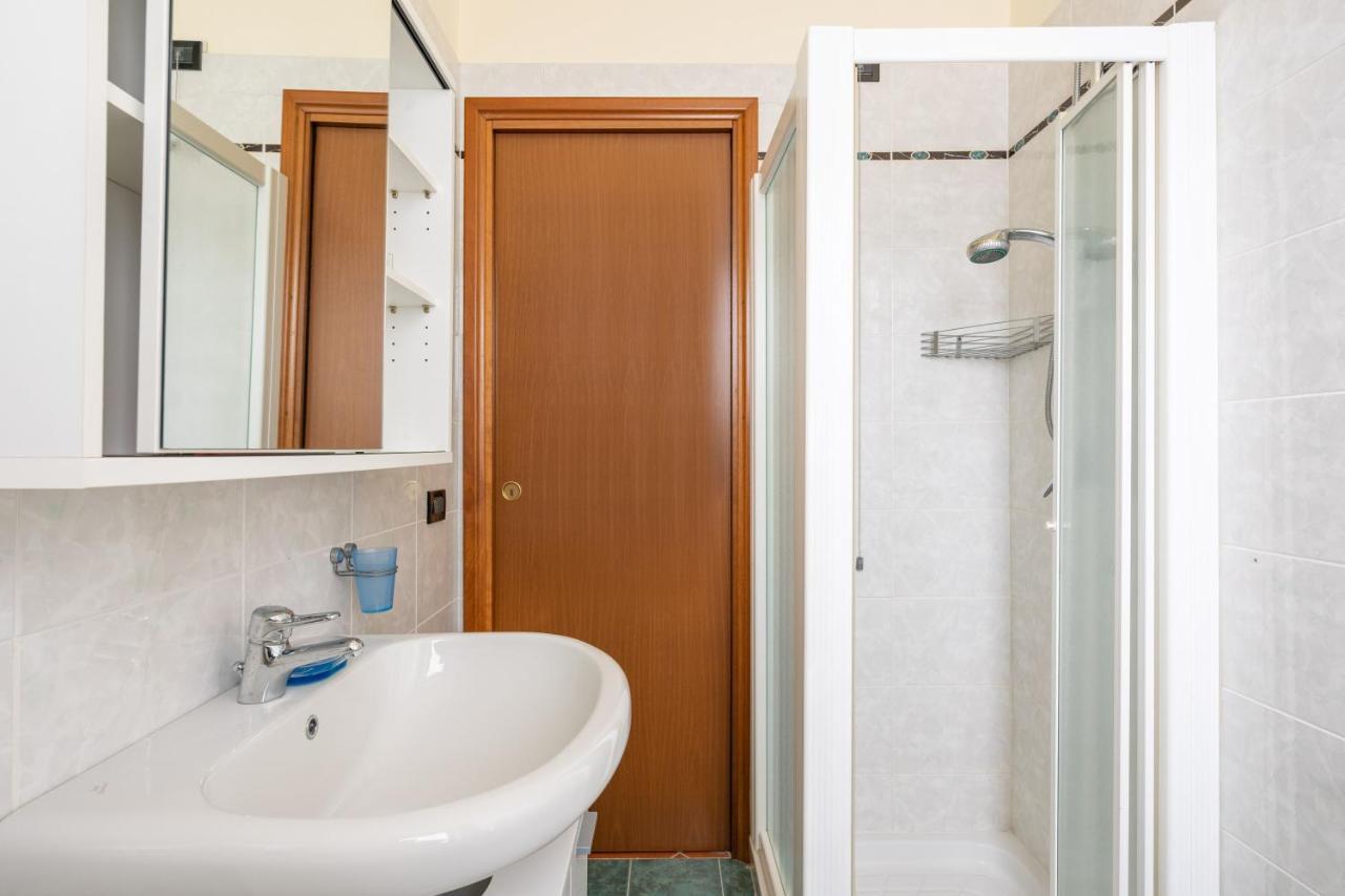 Pool - Marge Apartment - By Host4U Padenghe sul Garda Luaran gambar