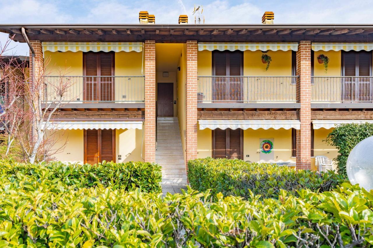 Pool - Marge Apartment - By Host4U Padenghe sul Garda Luaran gambar