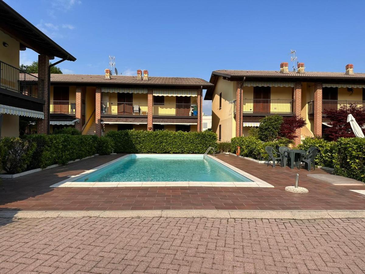 Pool - Marge Apartment - By Host4U Padenghe sul Garda Luaran gambar